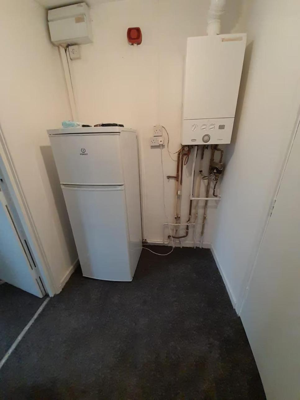 Entire Victoria Park Cardiff Apartment With Free Street Parking Bus 17 And 18 Direct To Cardiff City Centre, Fast Free Wi-Fi Exterior foto