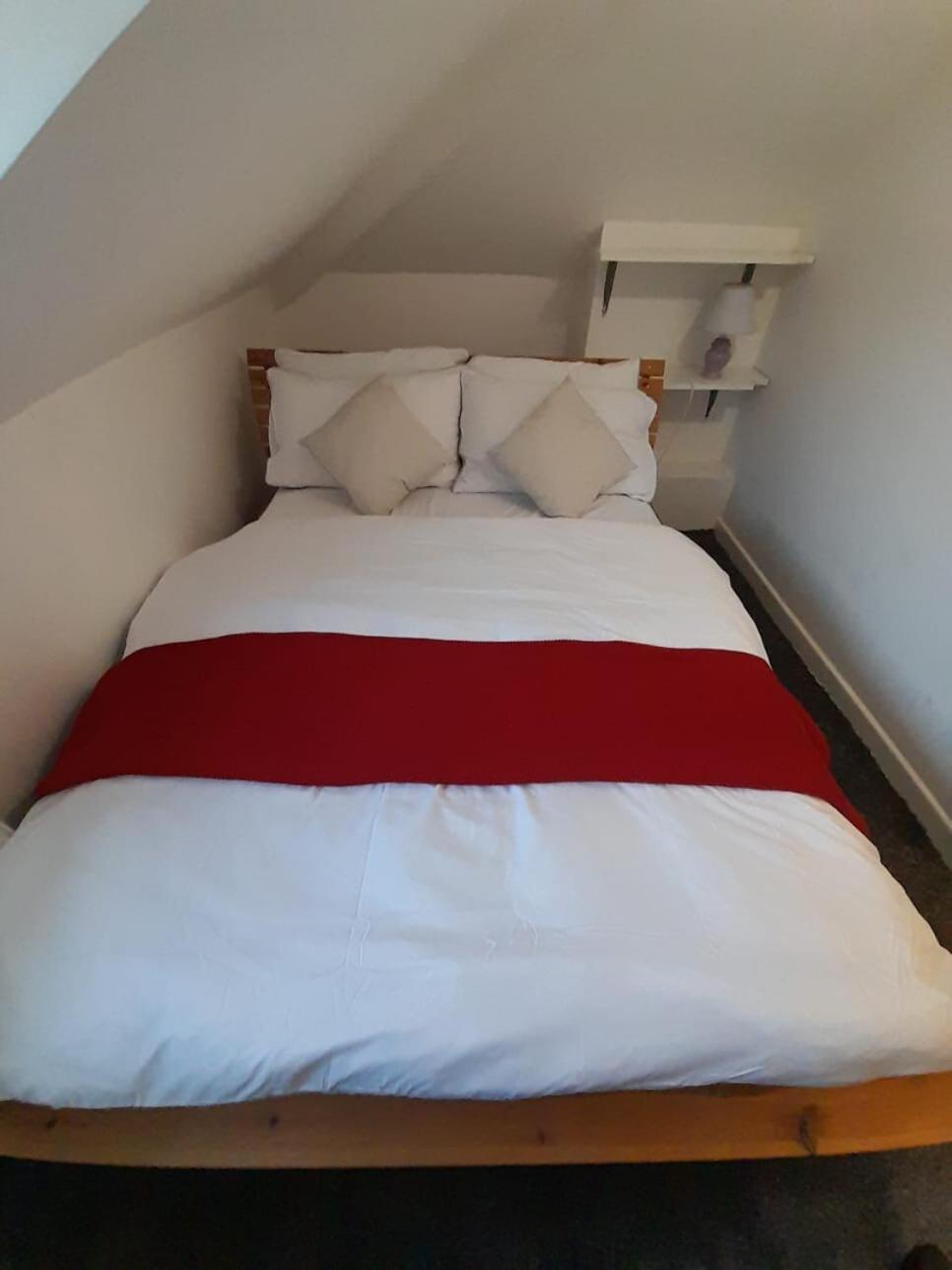 Entire Victoria Park Cardiff Apartment With Free Street Parking Bus 17 And 18 Direct To Cardiff City Centre, Fast Free Wi-Fi Exterior foto